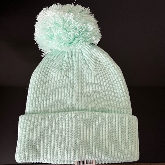 ❄️Urban Outfitters UO Ribbed Pompom Green Mint Beanie NWT 🍁 - Picture 7 of 8